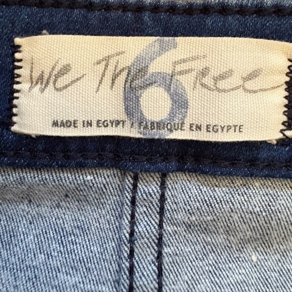 Free People We The Free Denim Mini Skirt.
Asymmetrical button snaps. Size 6 - Picture 9 of 9
